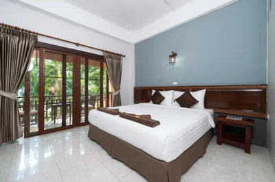 高级双人间或双床间 — Asia Divers Resort